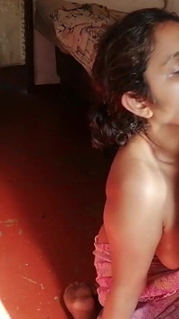 Ich zeigte hausmädchen ein sexvideo und ihre muschi war nass teil 4