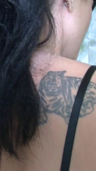 Cewek seksi rambut cokelat lagi asik masturbasi memek sempitnya yang lagi sange - 4