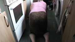 Lilly Disgrace: Zametání podlahy