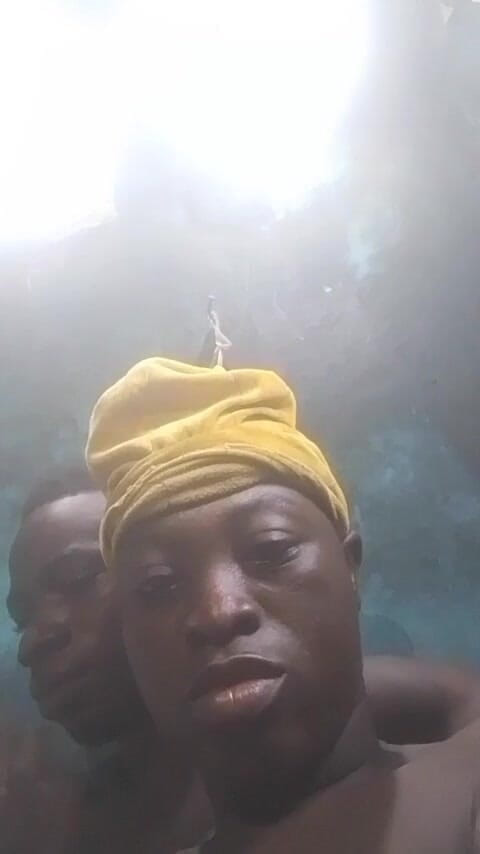 Oladi plenty tv: 按压大胸部直到她出来