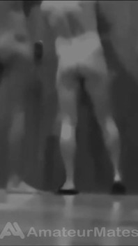 Tipos Amateurs Atrapados Divirtiéndose En La Ducha Pública Del Gimnasio