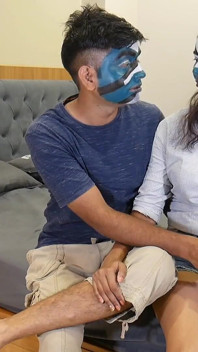 Chefe chama secretária sexy no quarto de hotel para foder 1