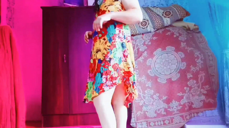 Kitty_Cross: 미소와 함께 파스텔 선물 상자를 들고 장난 Sissy