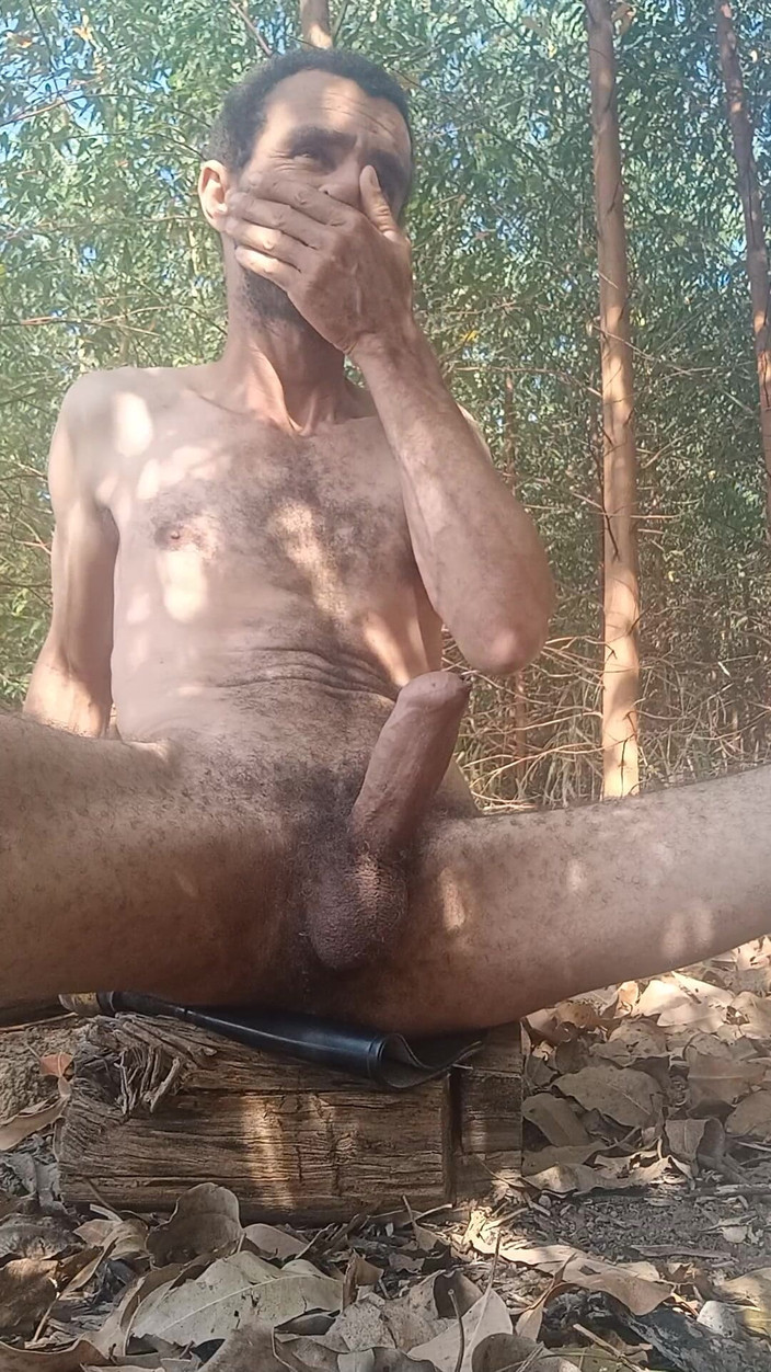 osmar1221: Showing My Hard Penis for the Whole World to See