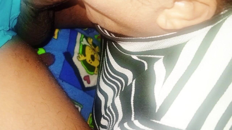 BigassMILF40: Tetanggaku dengan pantat bahenol ngasih aku kontol besar