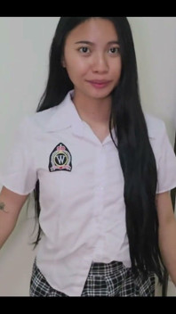 A 18yrold Girl Always Seek Mens Attention