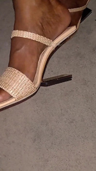 Belle Hadja Pretty Feet of the Night
