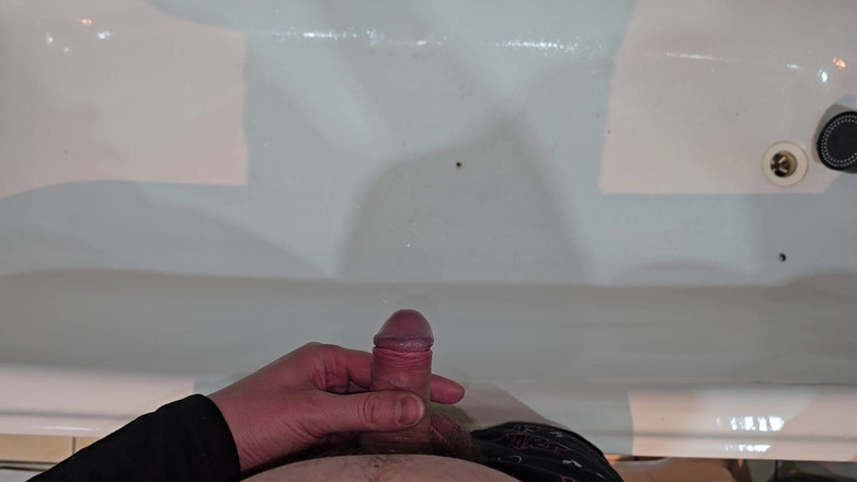 Alpha pee king: Owłosiony kutas sika