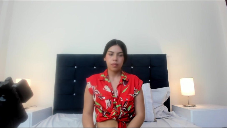 Carlotta Kokcu: Teen Latinh thủ dâm âm hộ trên máy ảnh
