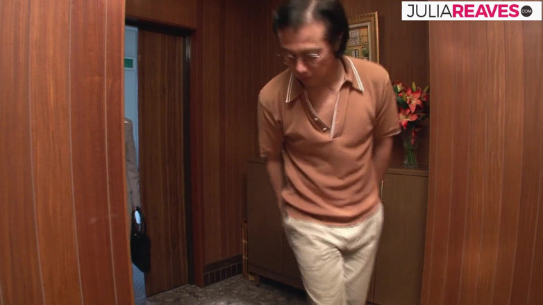 Japanese Cheats: Cum drips off hairy pussy after bitch gets a hard...