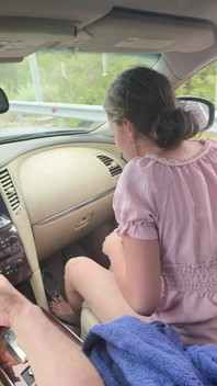 18 anos esguichando em meu carro e mijando no meu rosto parte ii