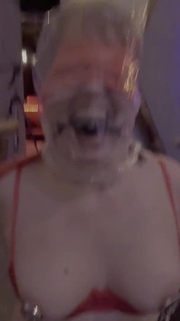Sybian'da çoklu orgazm olurken esaret bdsm zindanda oynuyor