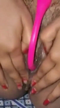 Istri semok lagi asik fingering memeknya