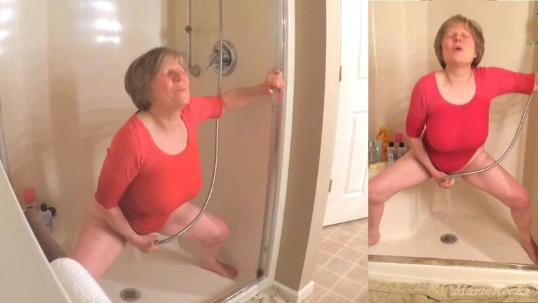 MarieRocks: 60+ trening masturbacji GILFs w mokrej koszulce
