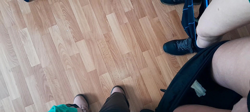 Lesbian-candys: Tiga Pelajar Perempuan Berkumpul Bersama Di Dewan Kuliah Kosong Semasa...