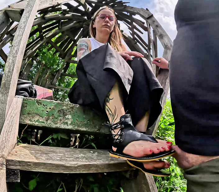 Mistressyammyboots: Worship Your Mistress’s Feet
