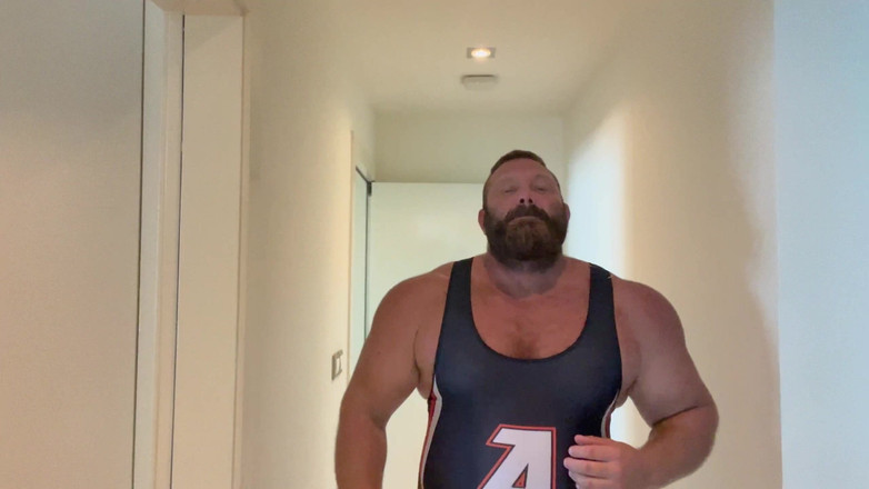 Jack stacked: ¡El gran hombre muscly se corre contigo! Corrida con final