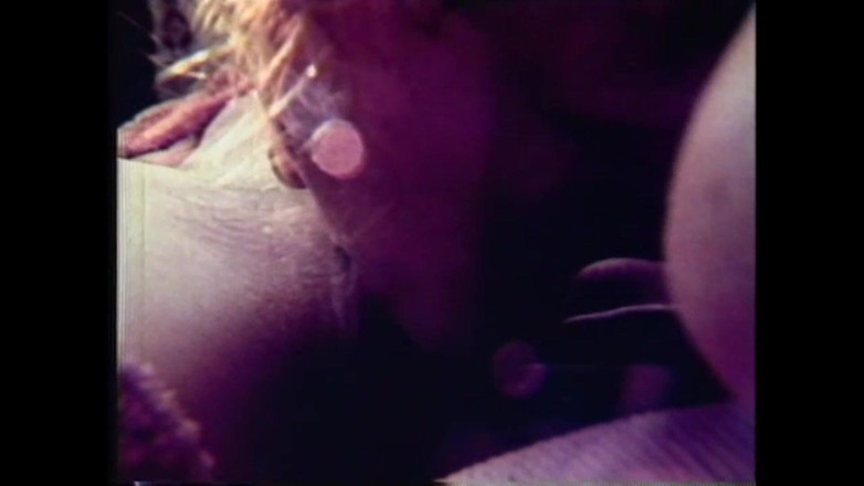 Vintage megastore: レズビアンの女の子がセックスされる