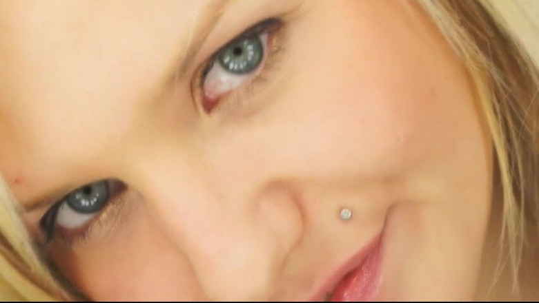 Watch4beauty: Casting Bella Babe