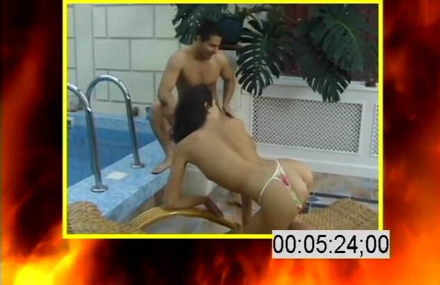 Anal seduction: Красуня на високих підборах осідлає член у класичній сцені