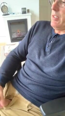 TJenner: Lunch time masturbation and I taste my cum
