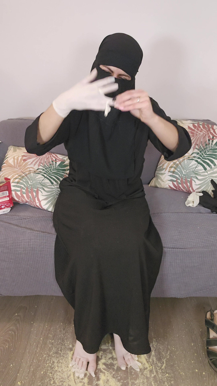 MiaNIqab: Pachnące lateksowe rękawiczki z serem od Mami Mia Niqab