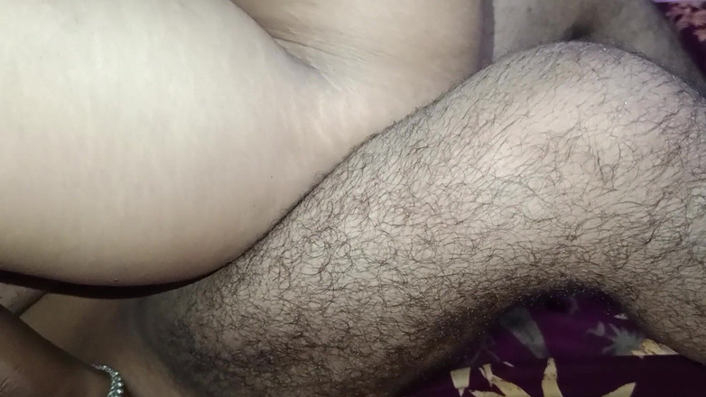 Raseed: 내 여자친구를 붙잡아 강로 떠났고, 그녀는 그것을 입에 물고 자신에게 키스하기 시작했고, 나를 떠나라고 큰 소리로 말하기 시작했습니다.