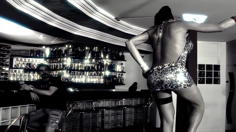 Shemale World: Striptease trans