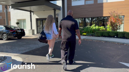 Mr Flourish Live: Ivy Mrflourish'den onunla otelde buluşmasını istedi