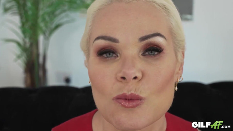 Gilf AF: Undersexed Socialite - GILF Francesca Kitten