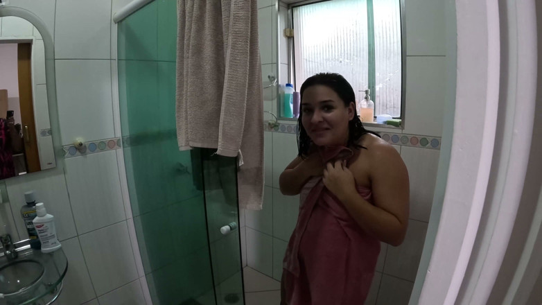 Bastidores do Ted: Acaba de llegar de la atracción y ya está sorprendida...