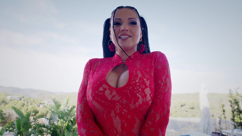 JoleeLove: Gangbang anal avec une grosse bite noire pour Jolee Love