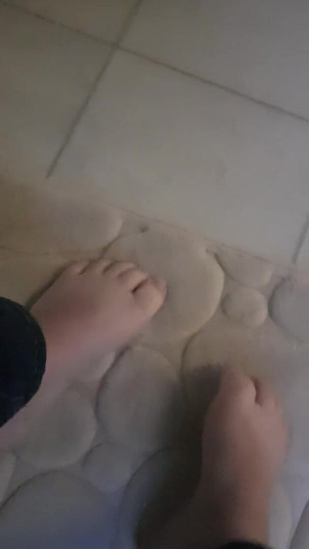 Faith's Feet Fetish: Fetysz stóp Faith - zdejmuję skarpetki po długim dniu