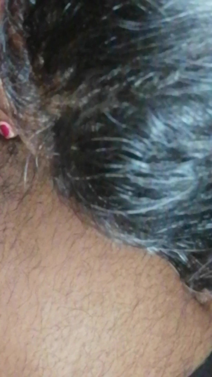 Tina Baby: Mi criada tiene interesantes hábitos de chupar