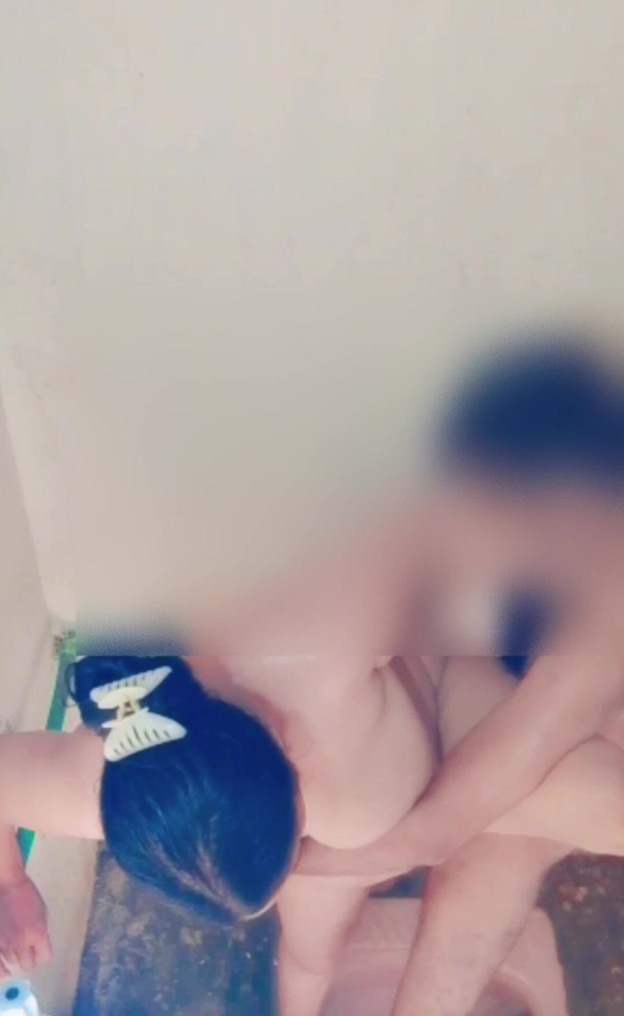 Wajidsexy: Cặp đôi Ấn Độ lãng mạn với nhà