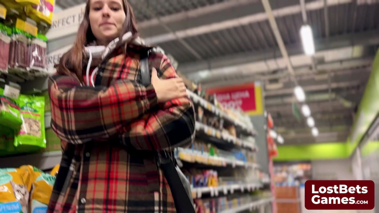 Lost Bets Games: 一场惊心动魄的脱衣舞打游戏以湿润的口交结束