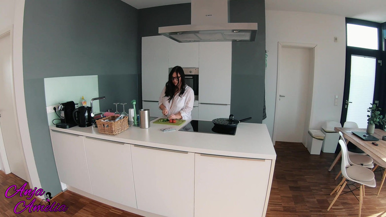 Anja Amelia: Spontaneous Ass Fuck for Breakfast