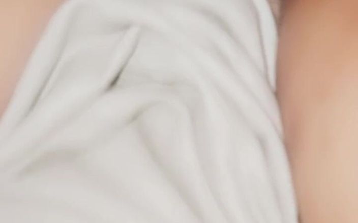 Cocktail sex: Cô ấy thích mái tóc của tôi.