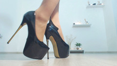 LegsOnHeels: Sexy škádlení v oblečení z PVC a moje nohy v punčochách...