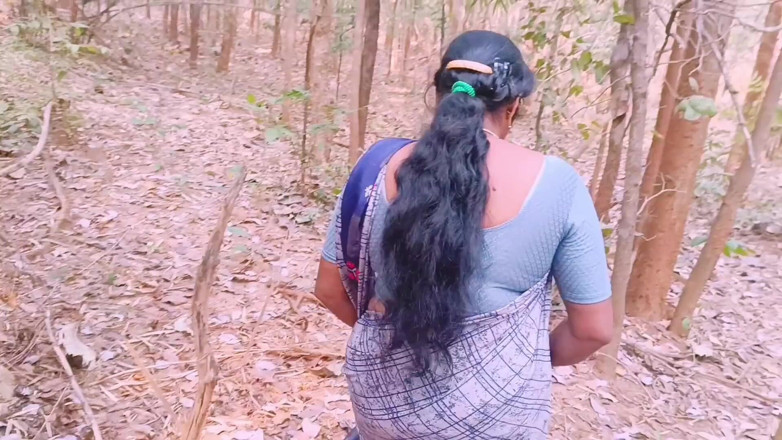 Telugu honey lips: Seks luar ruangan India. Desi bhabi secret ngentot suami di...