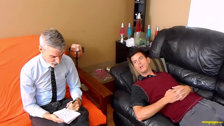 Man Puppy: Ball Wedgies untuk Pasien Terapi