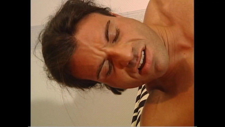 Deutschland porn: Si jalang miang blonde berpuas hati apabila teman lelakinya menjilat...