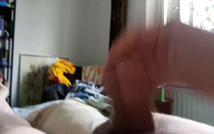 Big Pisser: 从我的热辣鸡巴中快速射精。