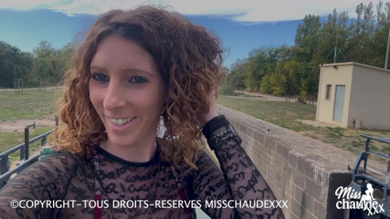 Misschaudexxx: Showing off and Fucking at the Edge of a Lock,...