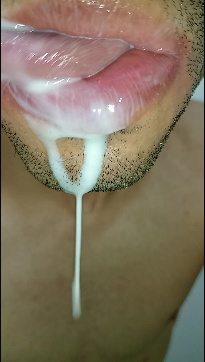 Rey rey: Éjacule dans ma bouche, joue avec ton sperme et avale-le,...
