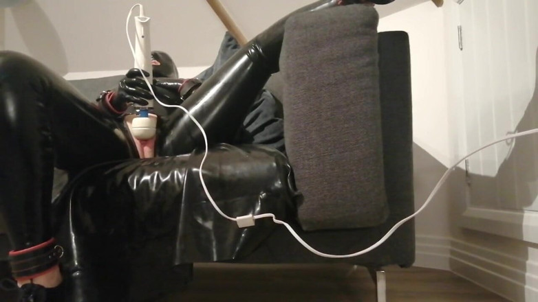 Louise Latex: Louise varita mágica de látex
