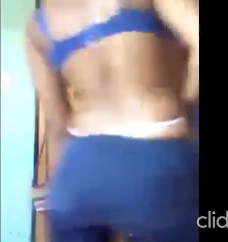 Trick or Treat: Hete meid maakt een stripper