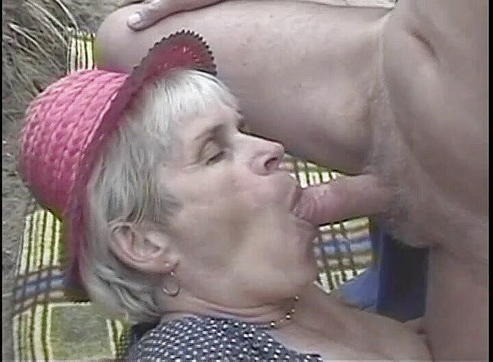 Granny X: Stará máma má ráda mého ptáka