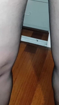 흑인 팬티 스타킹을 입은 Dani_leg 오지는 섹시한 다리