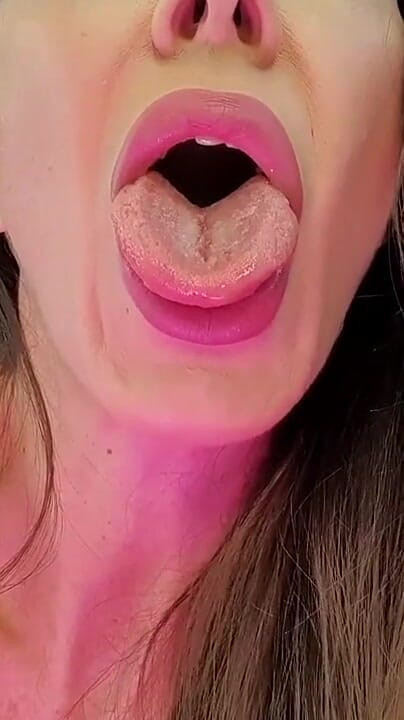 Giant Girl Wants to Eats You (Sofia Star)